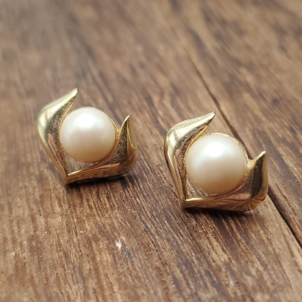 Vintage blooming rosebud pearl earrings E511